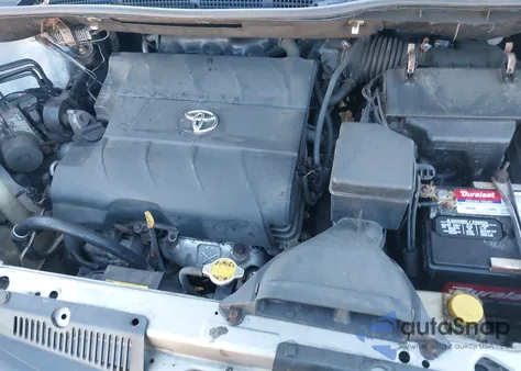 2011 Toyota Sienna Le z USA, uszkodzony, nr VIN 5TDJK3DC8BS024471